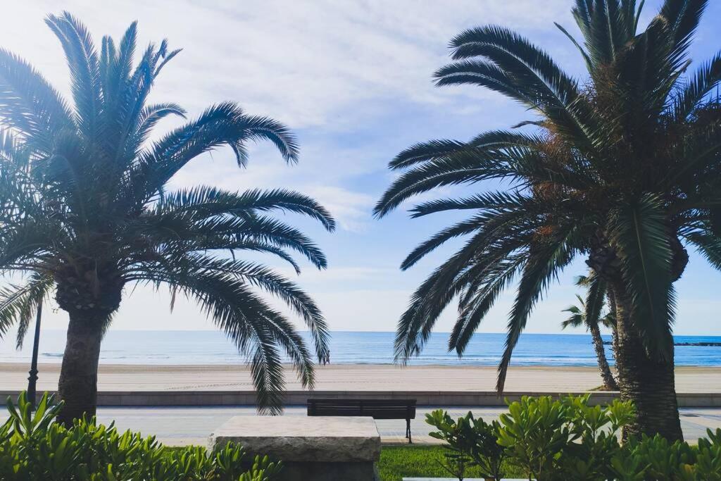 Apartamento Recien Reformado En Primera Linea Con Vistas A La Playa De La Almadraba Benicàssim Exterior foto